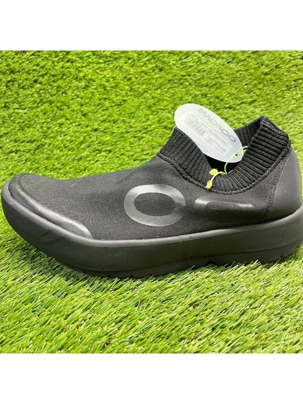 OOFOS OOmg eeZee Low Mens Size 11.5 Black Casual Classic Recovery Slip On Shoes